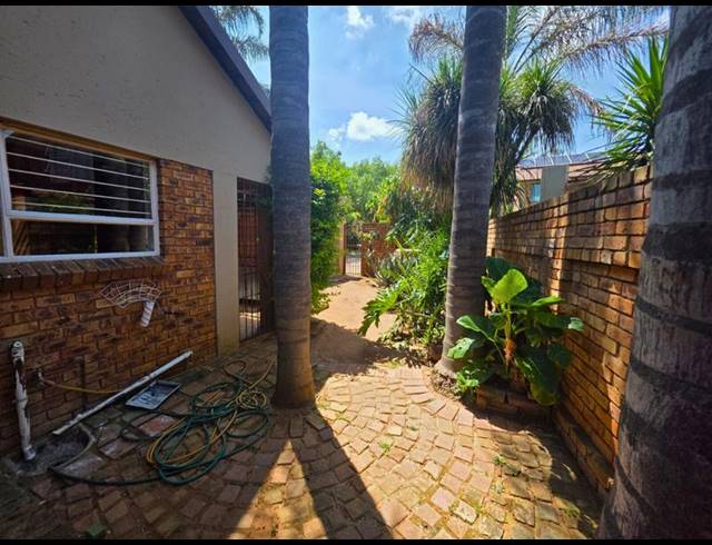 4 BEDROOM CLUSTER FOR SALE IN ALLEN GROVE